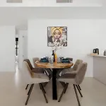 Vivi Homes - Julicasa - Pool - Big Garden - Terrace 公寓 丰希罗拉