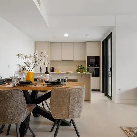 Vivi Homes - Julicasa - Pool - Big Garden - Terrace 아파트 푸엔히롤라